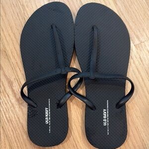Old Navy Classic Black Sandals new with no tag